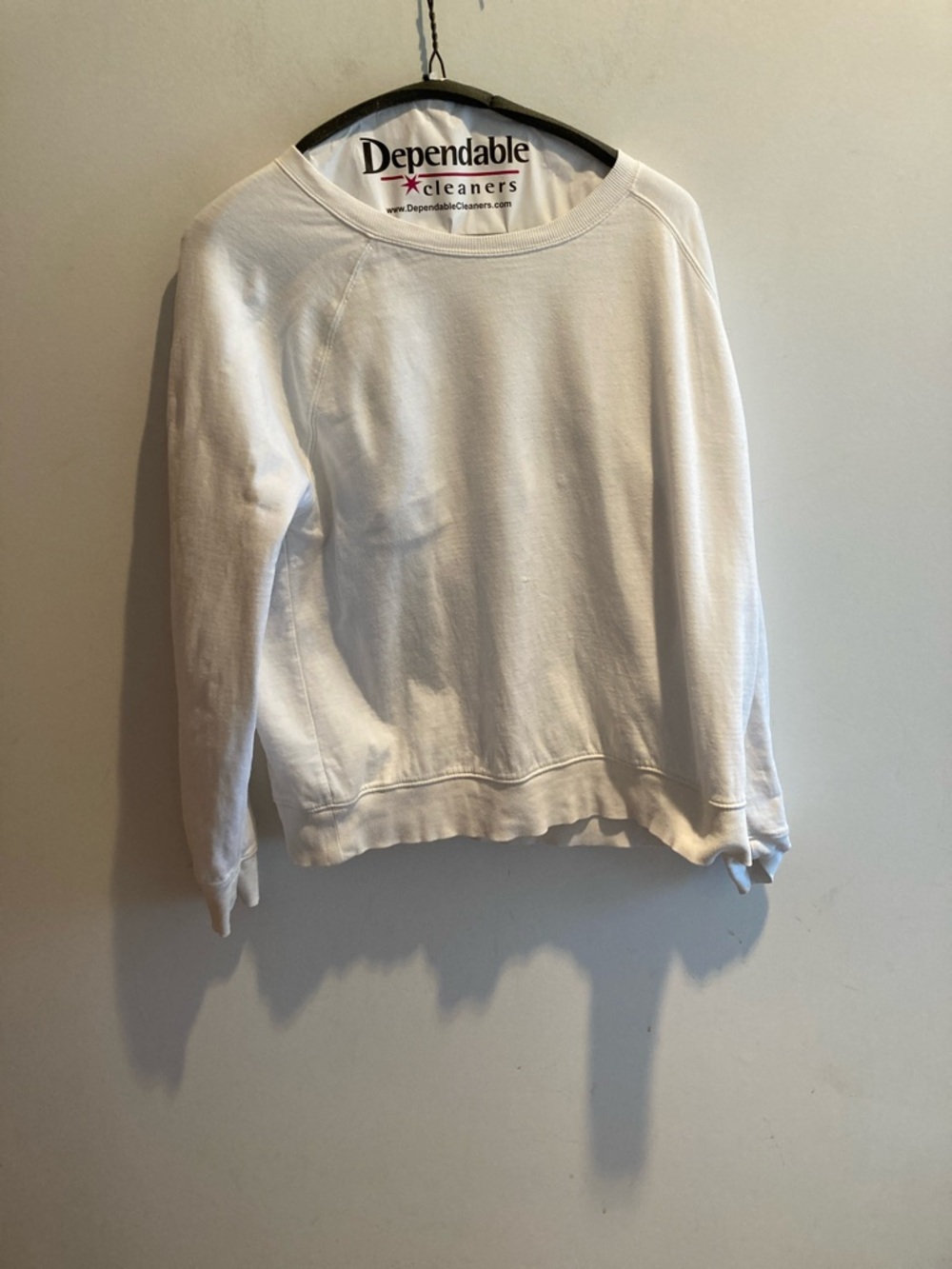 ATHLETA Medium White Women's Crewneck Sweatshirt - pit 22” length 23” 100% cottt